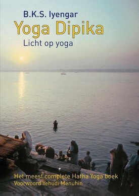 yoga dipika licht op yoga boek