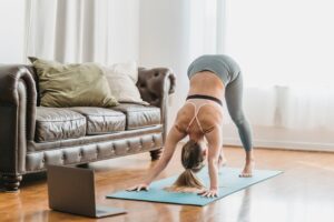 Yoga voor beginners: Hoe begin je thuis met yoga?(Benodigdheden +Tips)
