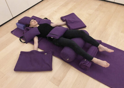restorative yoga yoga soorten