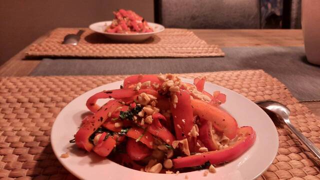 Rode linzen in pinda-kokossaus dinnerly recepten